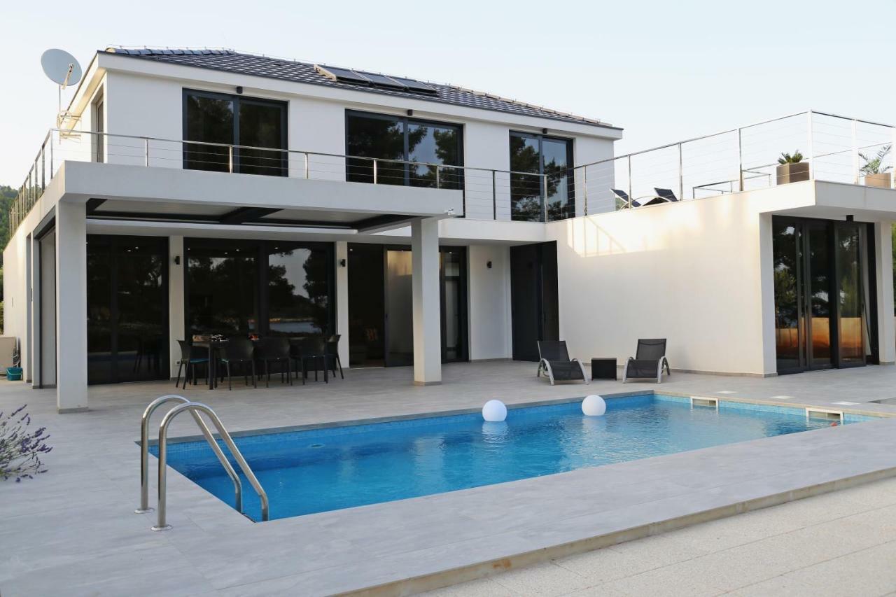Seaside Villa At Prizba Luaran gambar