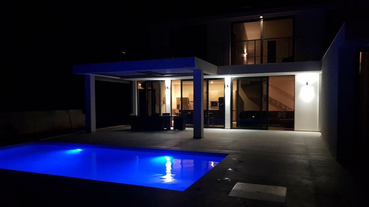 Seaside Villa At Prizba Luaran gambar